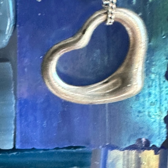 Tiffany & Co. Elsa Peretti Sterling Silver Open Heart pendant. 5535 G - Picture 8 of 13